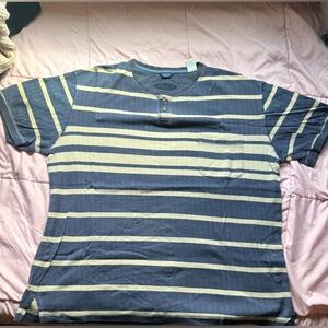 Arizona Jean Co Vintage Button Shirt
Size: L
Stripes
Color: Off White Navy Blue